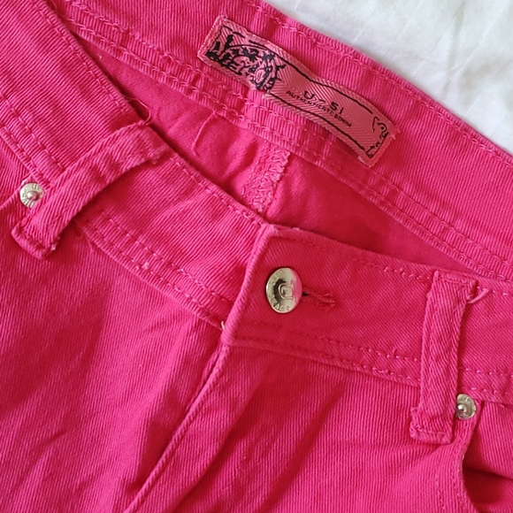 Raspberry Jeans 👖 - Picture 4 of 5